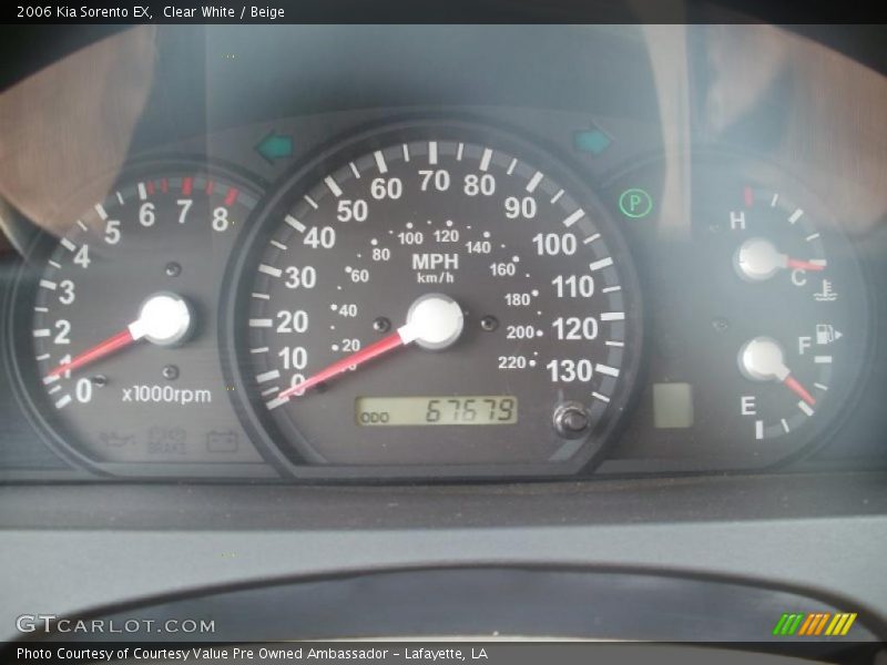 Clear White / Beige 2006 Kia Sorento EX