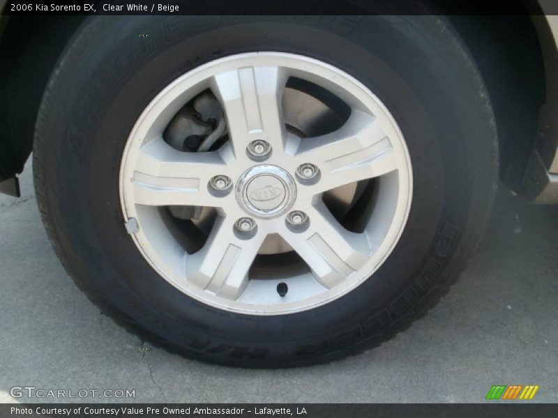 Clear White / Beige 2006 Kia Sorento EX