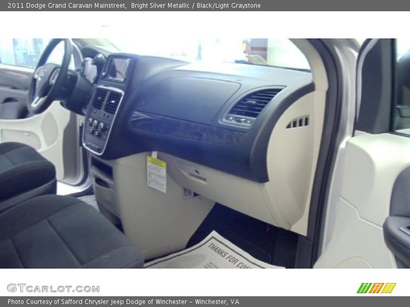 Bright Silver Metallic / Black/Light Graystone 2011 Dodge Grand Caravan Mainstreet