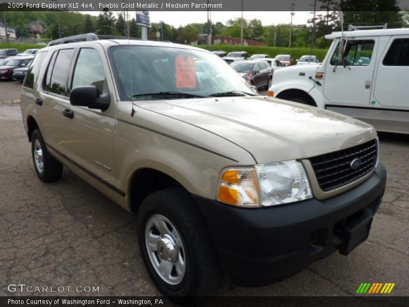 Pueblo Gold Metallic / Medium Parchment 2005 Ford Explorer XLS 4x4