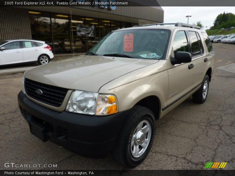 Pueblo Gold Metallic / Medium Parchment 2005 Ford Explorer XLS 4x4