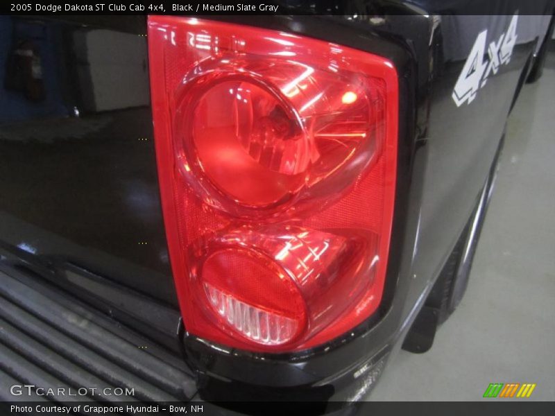 Black / Medium Slate Gray 2005 Dodge Dakota ST Club Cab 4x4