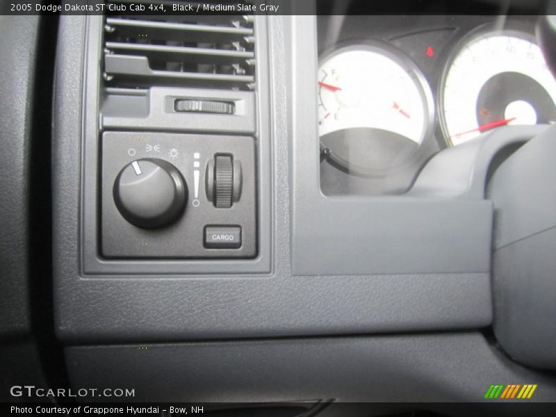 Black / Medium Slate Gray 2005 Dodge Dakota ST Club Cab 4x4