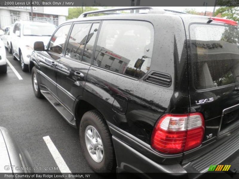 Black Onyx / Ivory 2000 Lexus LX 470