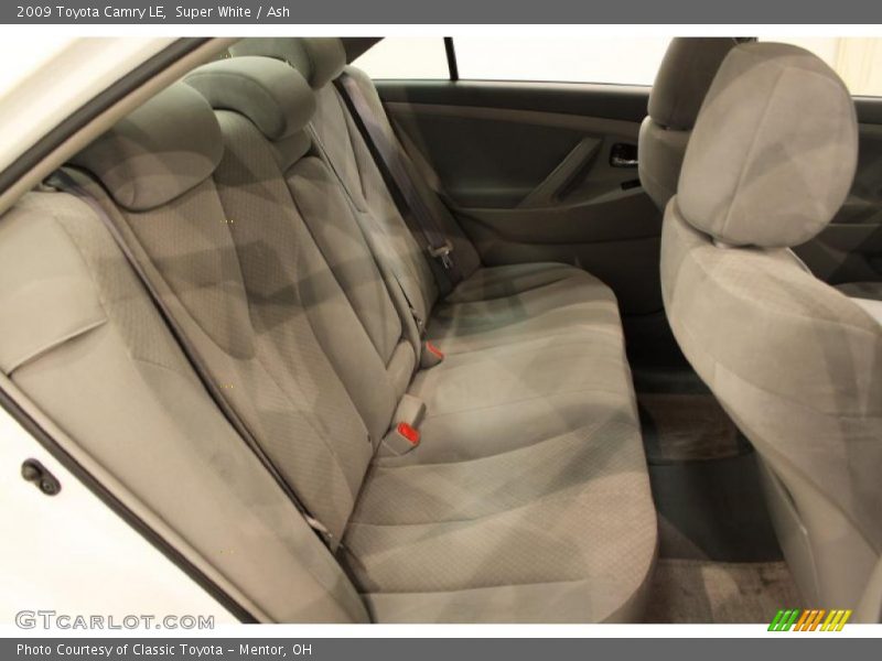 Super White / Ash 2009 Toyota Camry LE