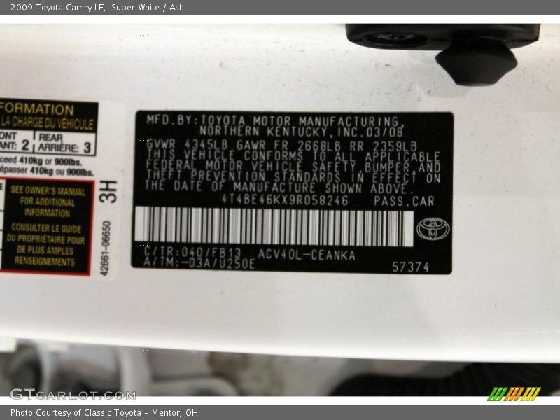Super White / Ash 2009 Toyota Camry LE