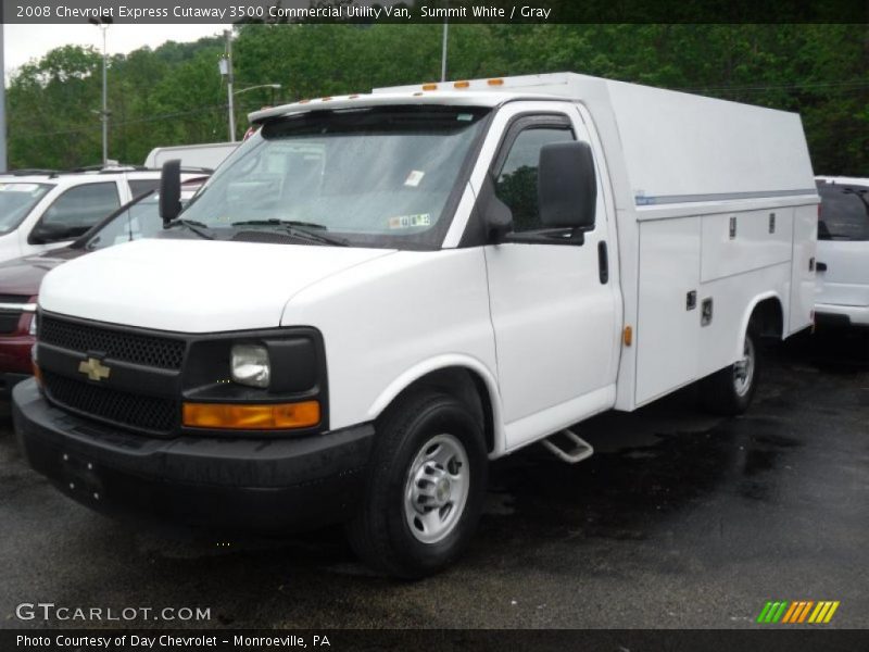 Front 3/4 View of 2008 Express Cutaway 3500 Commercial Utility Van