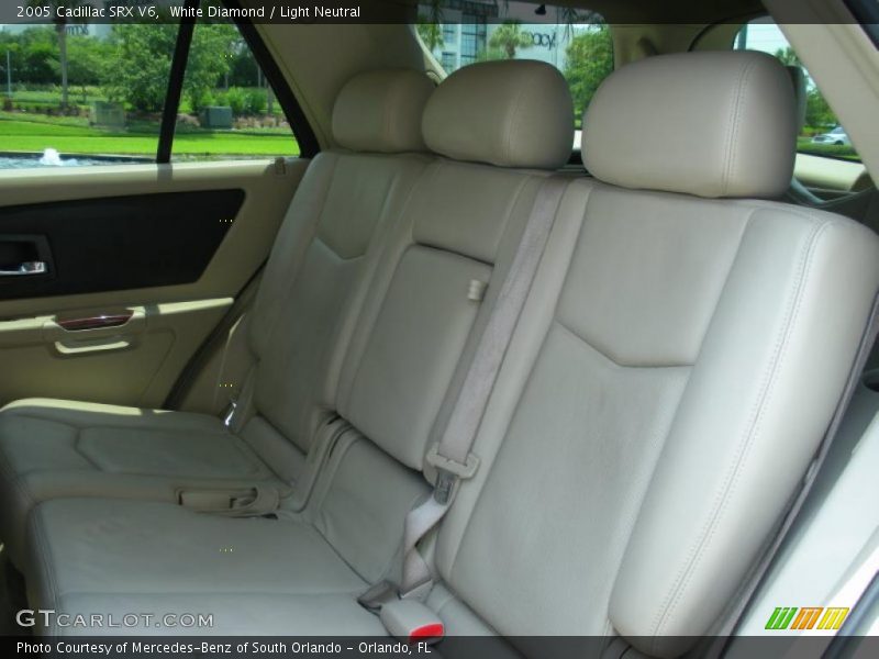 White Diamond / Light Neutral 2005 Cadillac SRX V6