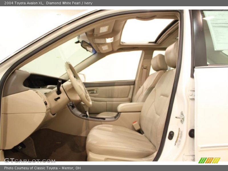 Diamond White Pearl / Ivory 2004 Toyota Avalon XL