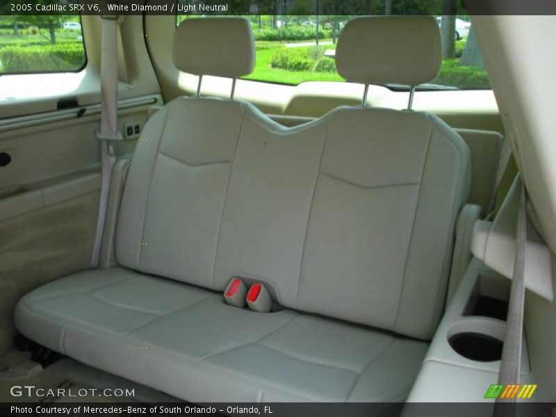 White Diamond / Light Neutral 2005 Cadillac SRX V6