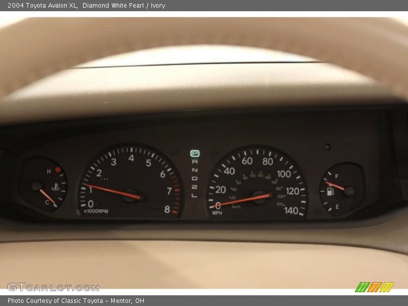 Diamond White Pearl / Ivory 2004 Toyota Avalon XL