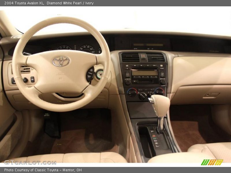 Diamond White Pearl / Ivory 2004 Toyota Avalon XL
