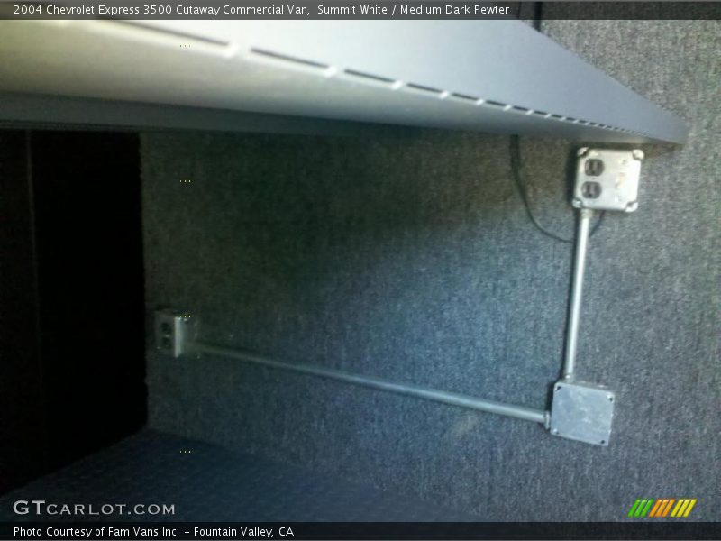 Summit White / Medium Dark Pewter 2004 Chevrolet Express 3500 Cutaway Commercial Van