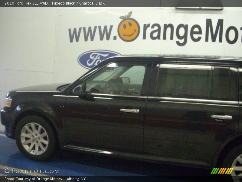 Tuxedo Black / Charcoal Black 2010 Ford Flex SEL AWD
