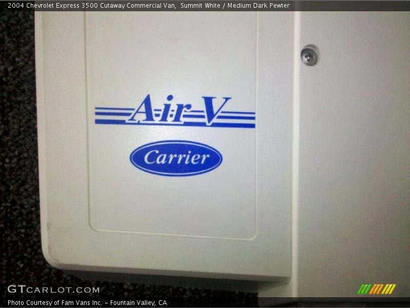 Summit White / Medium Dark Pewter 2004 Chevrolet Express 3500 Cutaway Commercial Van