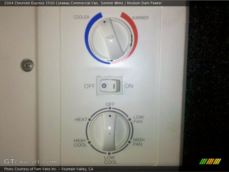 Summit White / Medium Dark Pewter 2004 Chevrolet Express 3500 Cutaway Commercial Van