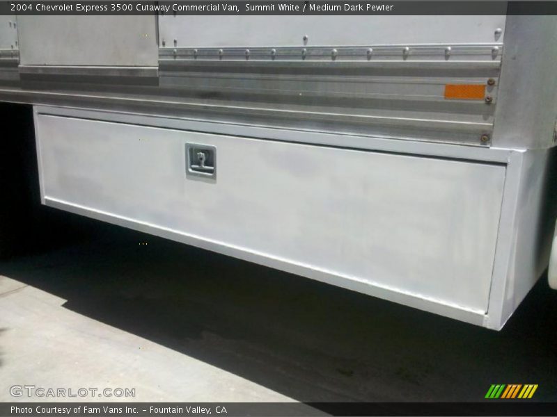Summit White / Medium Dark Pewter 2004 Chevrolet Express 3500 Cutaway Commercial Van