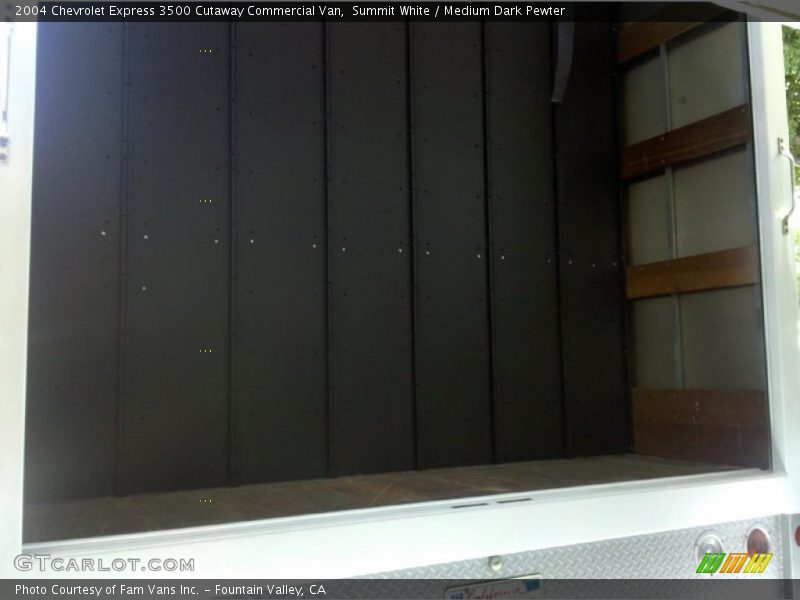Summit White / Medium Dark Pewter 2004 Chevrolet Express 3500 Cutaway Commercial Van