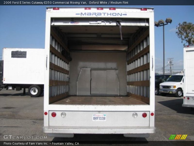 Oxford White / Medium Flint 2006 Ford E Series Cutaway E350 Commercial Moving Van