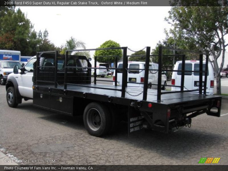  2006 F450 Super Duty XL Regular Cab Stake Truck Oxford White