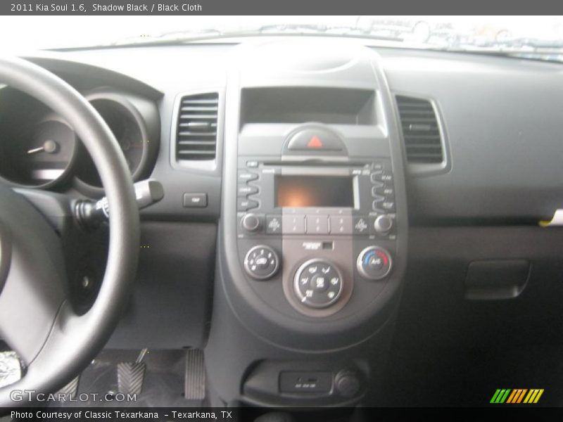 Shadow Black / Black Cloth 2011 Kia Soul 1.6