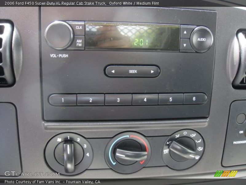 Controls of 2006 F450 Super Duty XL Regular Cab Stake Truck