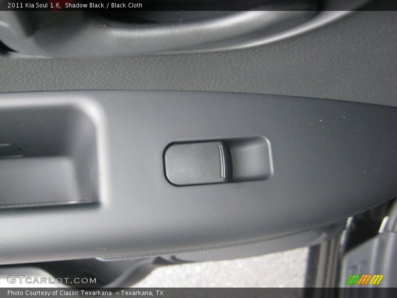 Shadow Black / Black Cloth 2011 Kia Soul 1.6