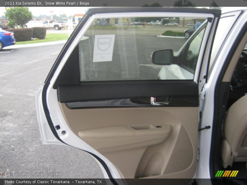 Snow White Pearl / Beige 2011 Kia Sorento EX