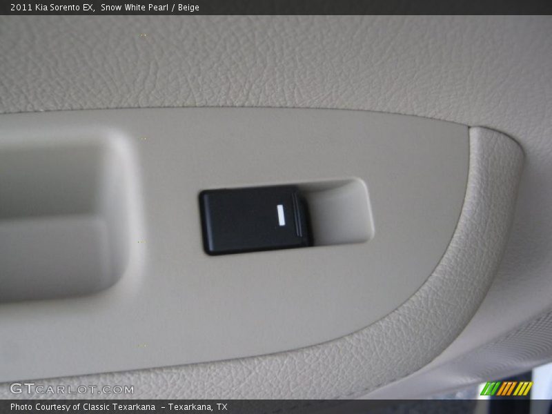 Snow White Pearl / Beige 2011 Kia Sorento EX