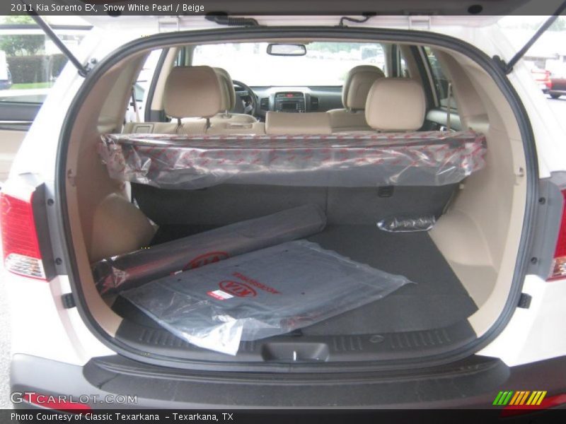 Snow White Pearl / Beige 2011 Kia Sorento EX