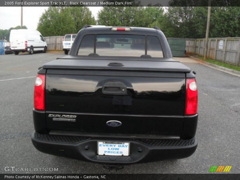 Black Clearcoat / Medium Dark Flint 2005 Ford Explorer Sport Trac XLT