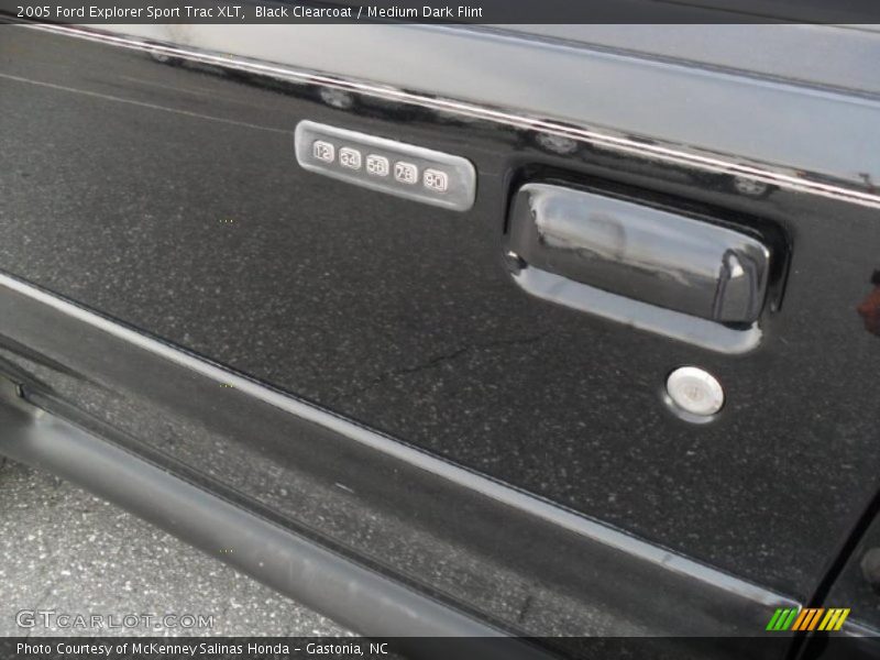 Black Clearcoat / Medium Dark Flint 2005 Ford Explorer Sport Trac XLT