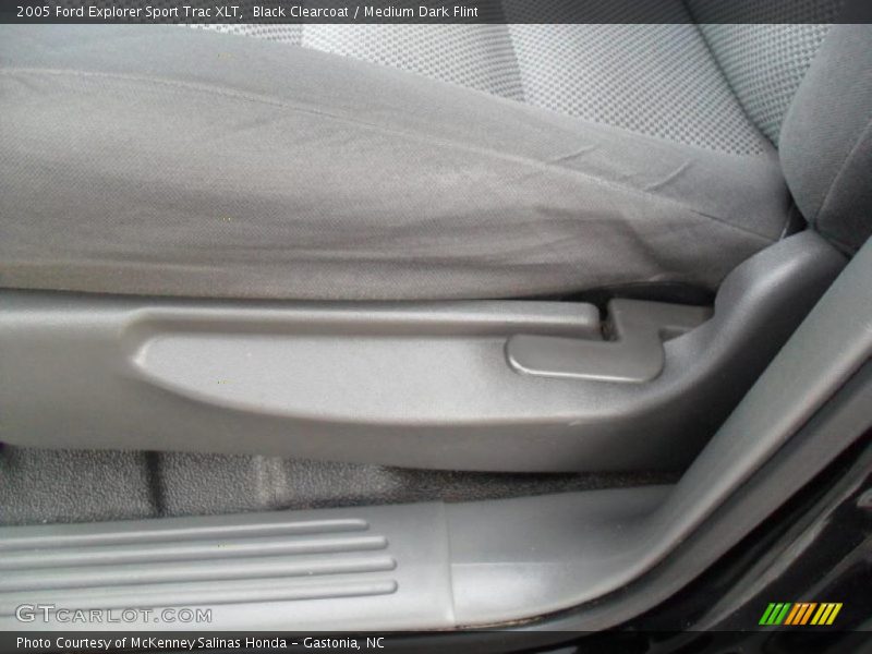 Black Clearcoat / Medium Dark Flint 2005 Ford Explorer Sport Trac XLT