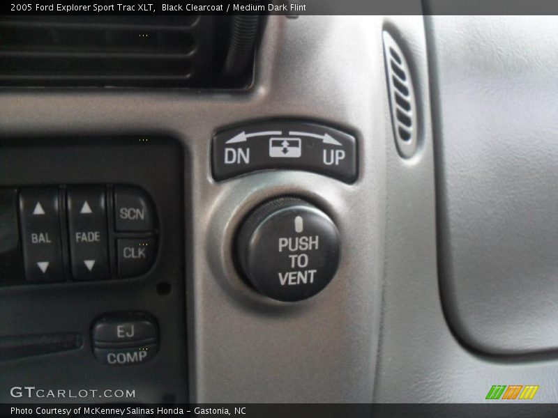 Black Clearcoat / Medium Dark Flint 2005 Ford Explorer Sport Trac XLT