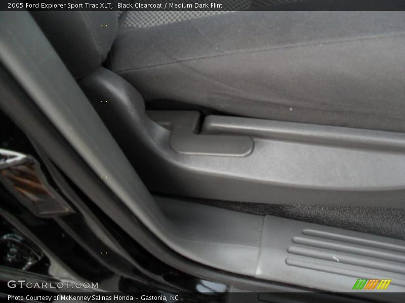 Black Clearcoat / Medium Dark Flint 2005 Ford Explorer Sport Trac XLT