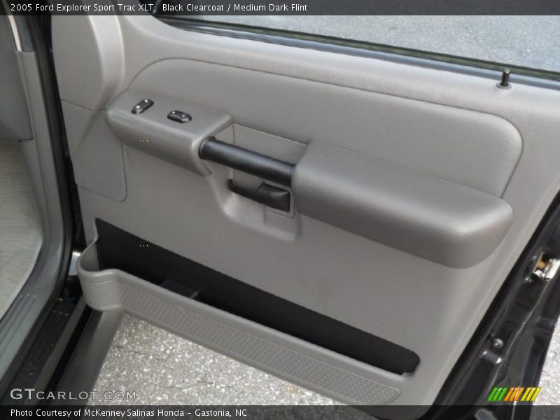 Black Clearcoat / Medium Dark Flint 2005 Ford Explorer Sport Trac XLT