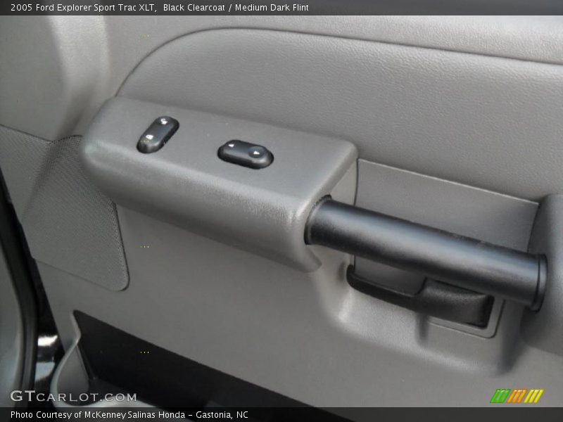 Black Clearcoat / Medium Dark Flint 2005 Ford Explorer Sport Trac XLT