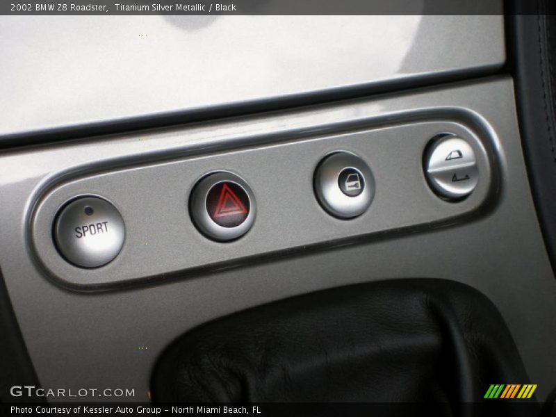 Controls of 2002 Z8 Roadster