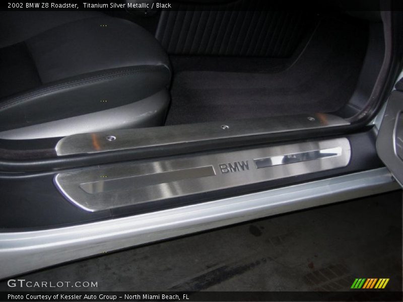  2002 Z8 Roadster Logo