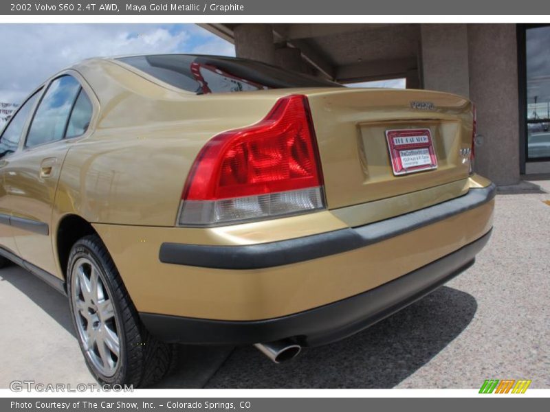 Maya Gold Metallic / Graphite 2002 Volvo S60 2.4T AWD