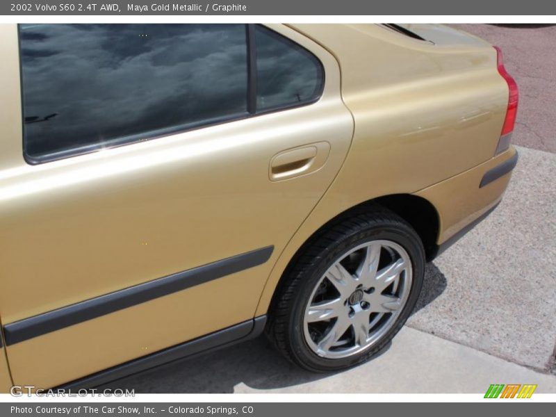 Maya Gold Metallic / Graphite 2002 Volvo S60 2.4T AWD