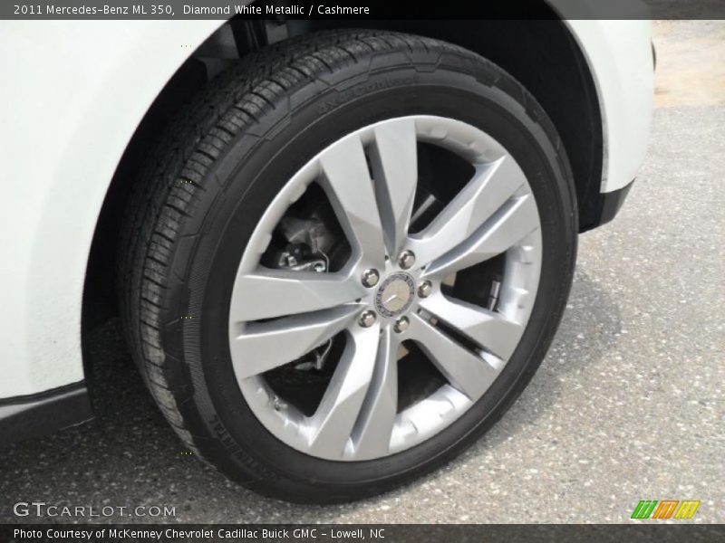 Diamond White Metallic / Cashmere 2011 Mercedes-Benz ML 350