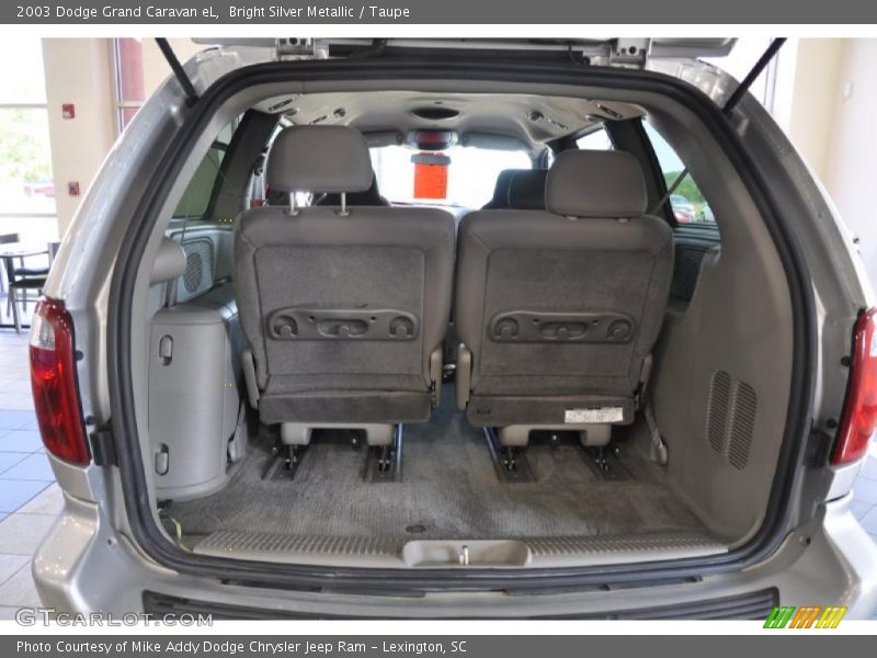  2003 Grand Caravan eL Trunk