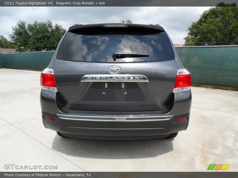 Magnetic Gray Metallic / Ash 2011 Toyota Highlander V6