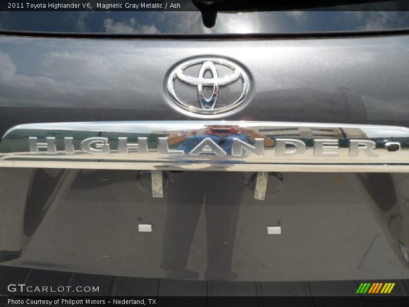 Magnetic Gray Metallic / Ash 2011 Toyota Highlander V6