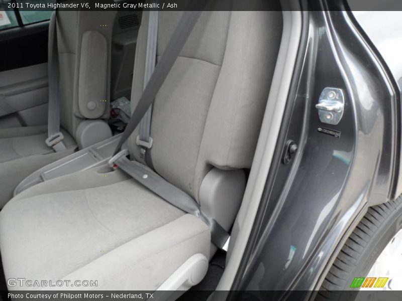 Magnetic Gray Metallic / Ash 2011 Toyota Highlander V6