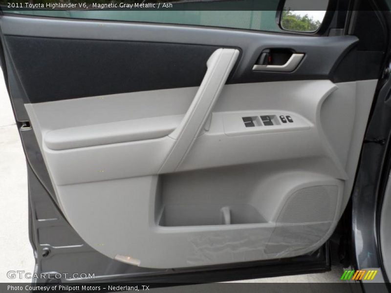 Magnetic Gray Metallic / Ash 2011 Toyota Highlander V6
