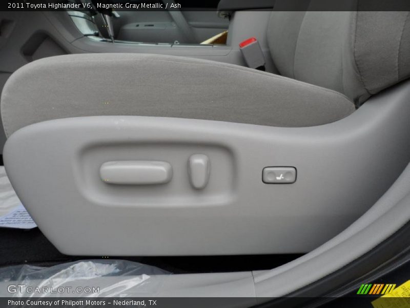 Magnetic Gray Metallic / Ash 2011 Toyota Highlander V6