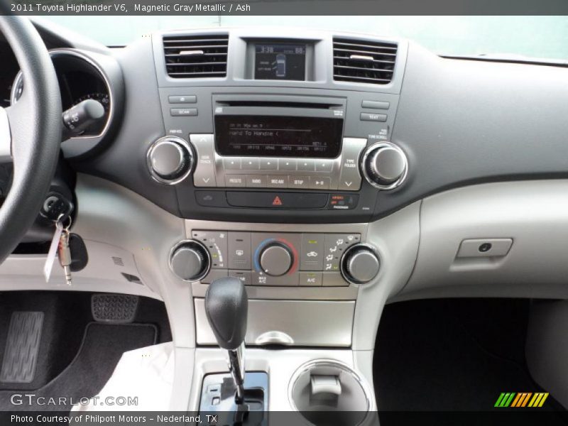 Magnetic Gray Metallic / Ash 2011 Toyota Highlander V6