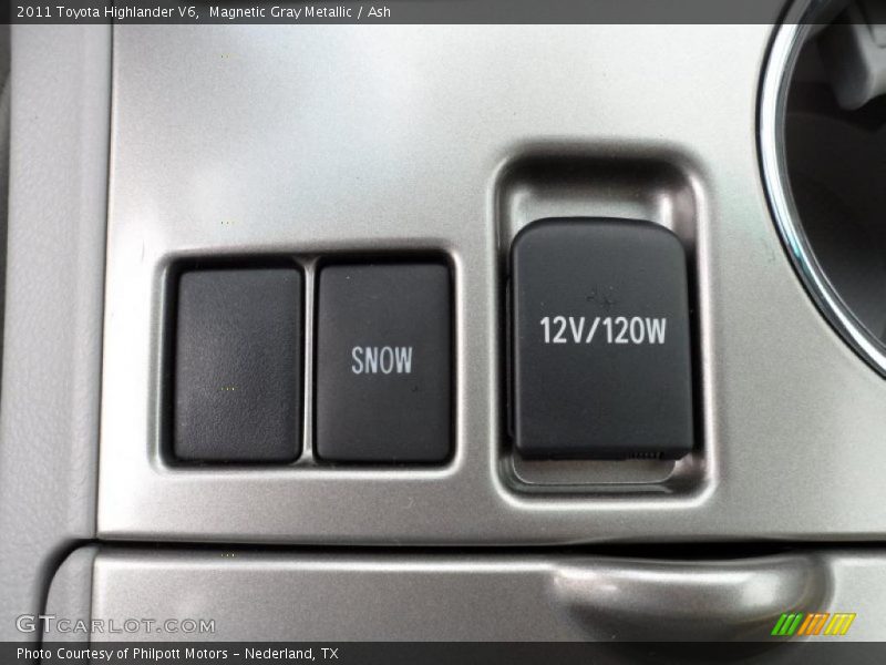 Magnetic Gray Metallic / Ash 2011 Toyota Highlander V6